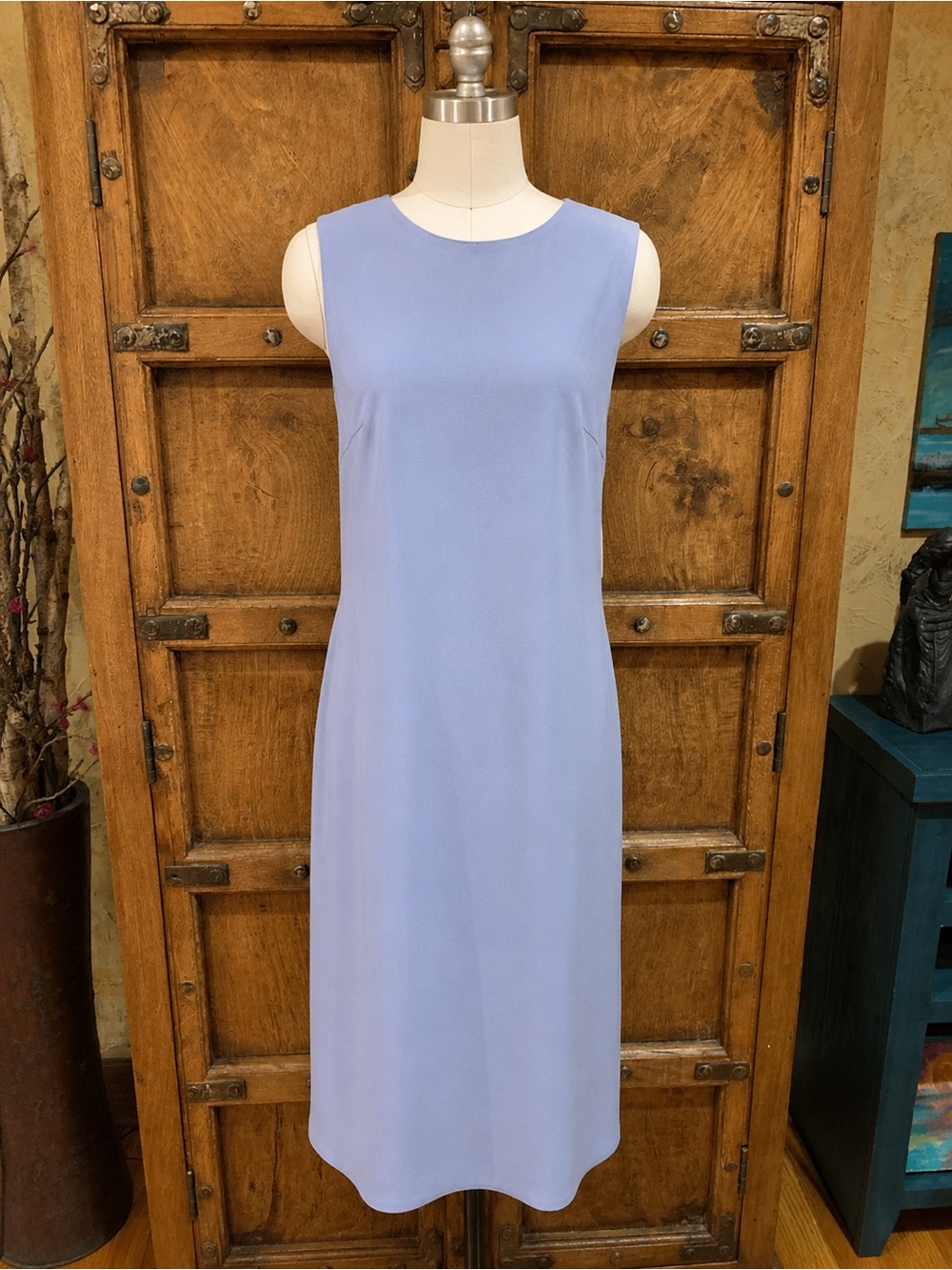 Levit Sleeveless Minimalist Shift Dress
NWT sz 2 Soft Periwinkle/Blue Denim Tone